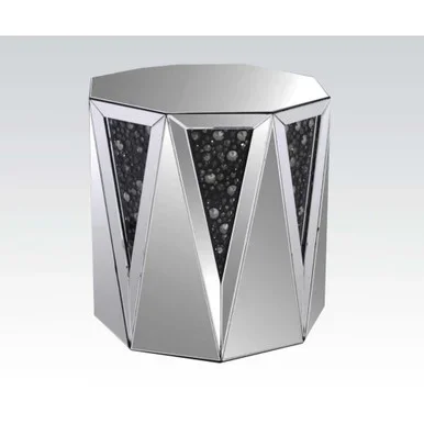 Nysa End Table / 82777